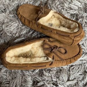 New Women’s shoes size 5 brown